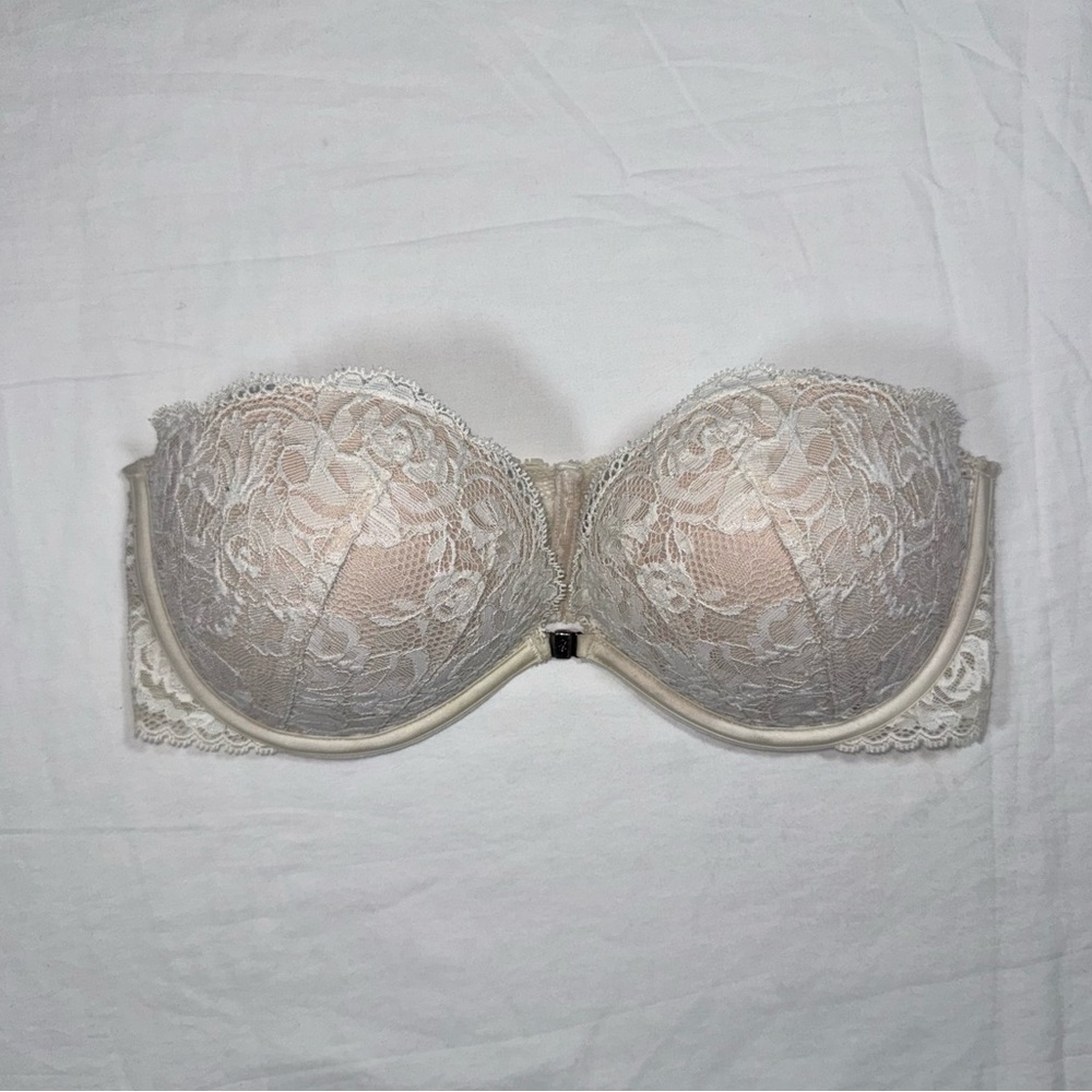 Victoria's Secret Vintage Ivory Lace‎ Strapless Padded Bra Front Magnetic 32D